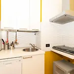 Guesthost - Porta Nuova Galliari Mini Flats Daire