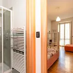 Guesthost - Porta Nuova Galliari Mini Flats Daire *