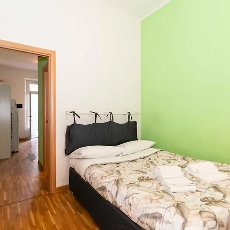 Guesthost - Porta Nuova Galliari Mini Flats Daire Torino