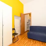 Guesthost - Porta Nuova Galliari Mini Flats Apartment
